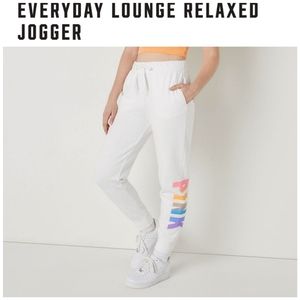 🥳FINAL PRICE👍💕NWT‼️ PINK - Victoria's Secret Everyday Lounge Relaxed Joggers